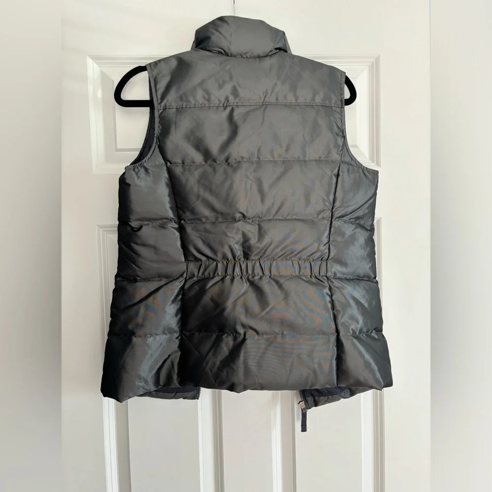 EUC- Lands’ End Puffy Vest in silver Size: XS - Picture 3 of 3